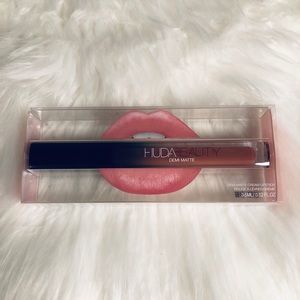 Huda Beauty Demi Matte Cream Lipstick